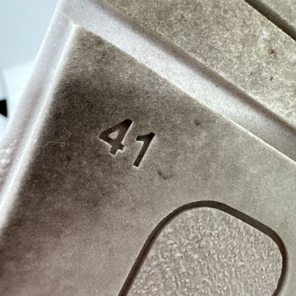 Women’s Luna Slip On Shoes Tan Size 8 US 41 EU - Picture 7 of 14